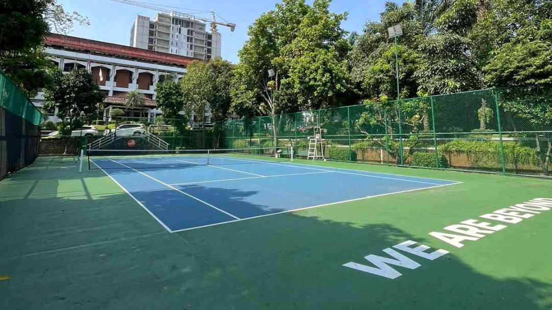 Booking Lapangan Adhi Tennis Court Ayo Indonesia