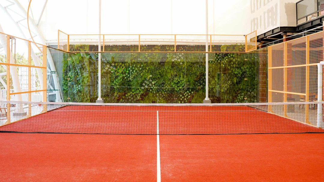 YOLO Padel & Lifestyle Slipi