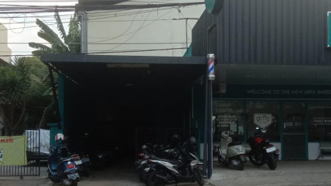 Lapangan Badminton Bulusan Square