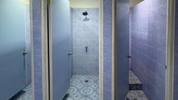 Lapangan Badminton Sekolah Harapan Bangsa