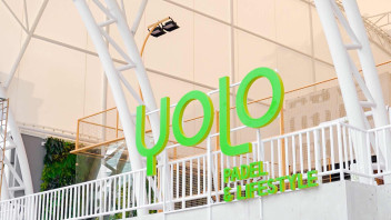 YOLO Padel and Lifestyle Slipi
