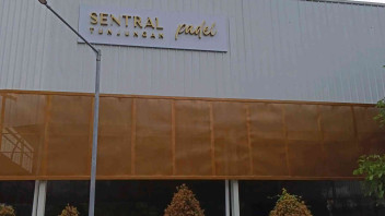 Foto Utama Venue Sentral Tunjungan Padel
