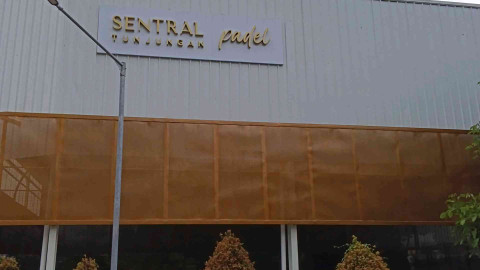 Sentral Tunjungan Padel