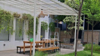 Serva Padel and Coffee Surabaya