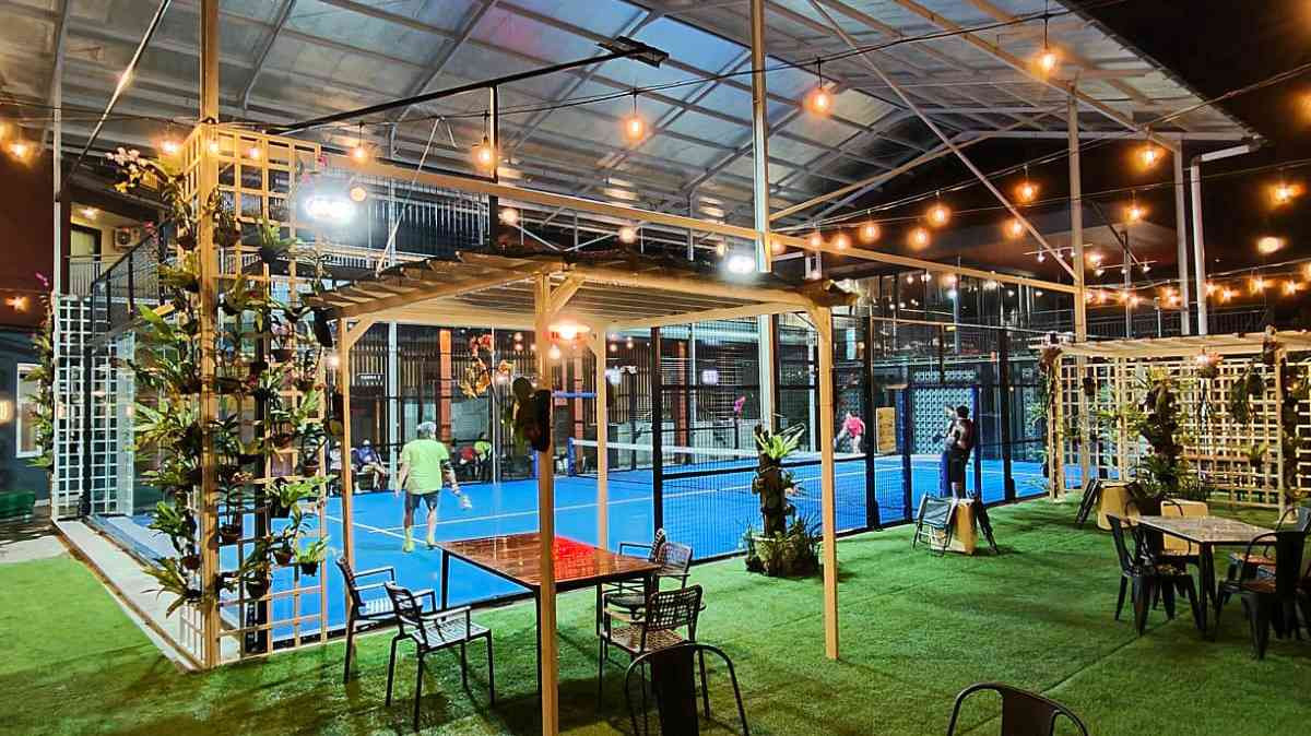 Senyum Padel Court