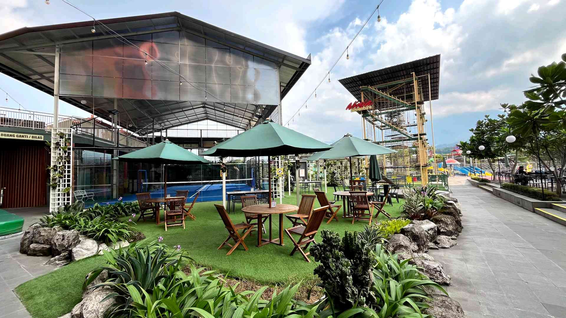 Senyum Padel Court
