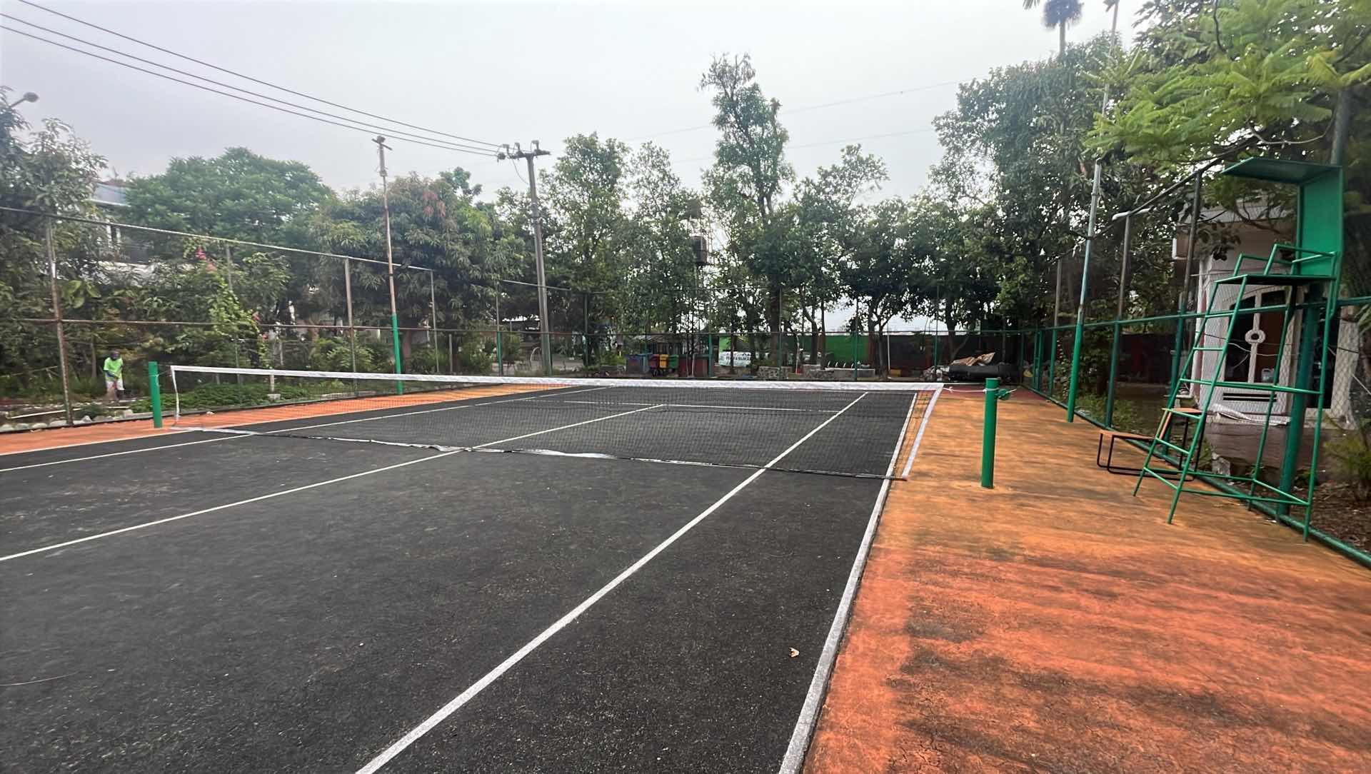 Lapangan Tenis Taman Raflesia
