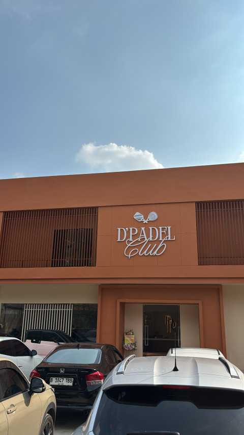 Pickleball at D'Padel Club